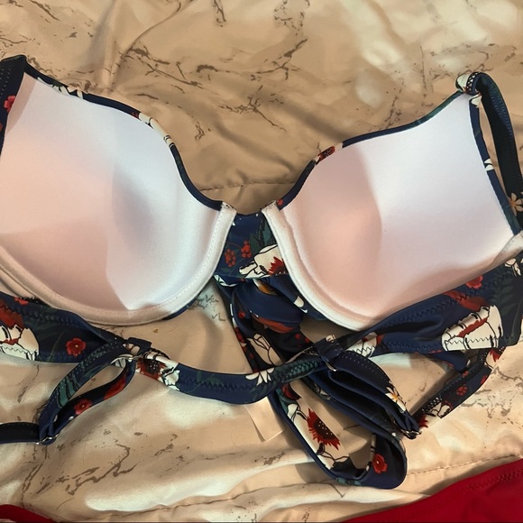 2/$50 NWT Beachsissi bikini size L - Picture 4 of 7